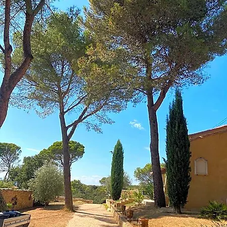 Hotel Maison Avec Grande Piscine Surplombant La Garrigue Uzes